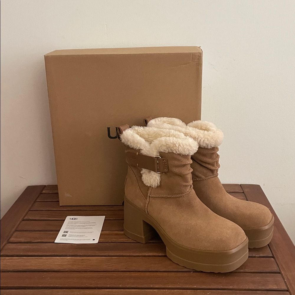 UGG Moxy Pull On Boots Chestnut USA Women Size 7/UK 5/EU 38